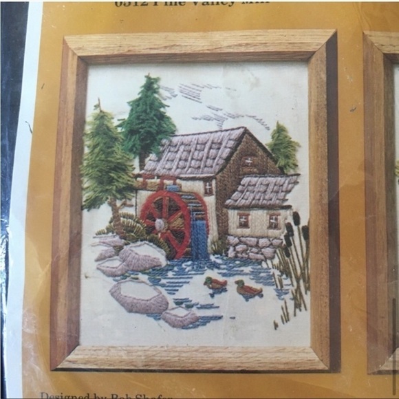 THE CREATIVE CIRCLE Stitchery Kit Bundle Stoney Creek Bridge & Pine Valley Mill - Picture 6 of 9